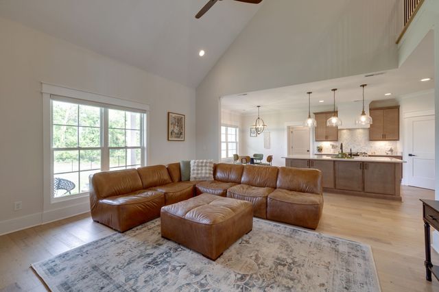 1545 Shalom St, Murfreesboro, TN 37128