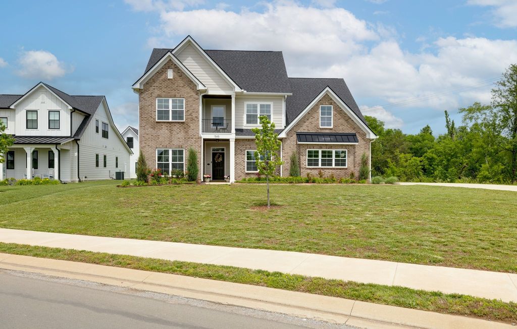 1545 Shalom St, Murfreesboro, TN 37128