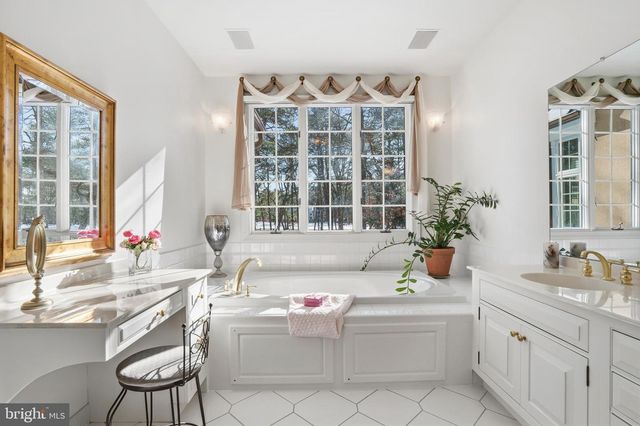 65 BORTONS RD, Marlton, NJ 08053