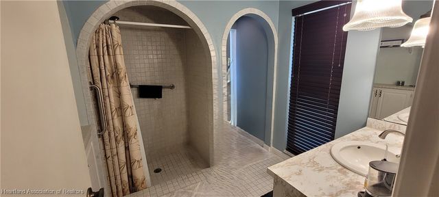 308 Oak Knolls Circle, Sebring, FL 33876