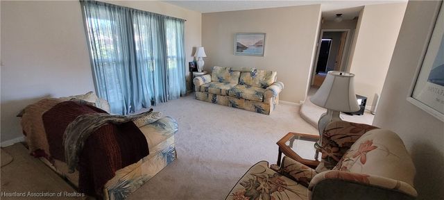 308 Oak Knolls Circle, Sebring, FL 33876