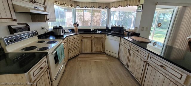 308 Oak Knolls Circle, Sebring, FL 33876