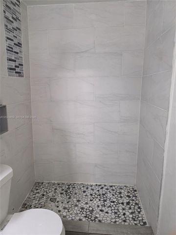 17901 NW 68th Ave T201, Hialeah, FL 33015