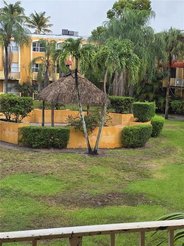 17901 NW 68th Ave T201, Hialeah, FL 33015