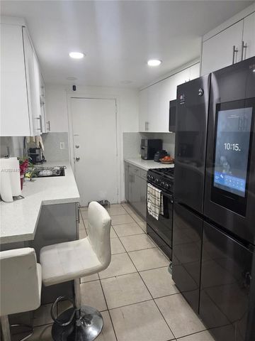 17901 NW 68th Ave T201, Hialeah, FL 33015