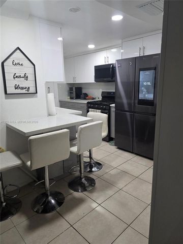 17901 NW 68th Ave T201, Hialeah, FL 33015