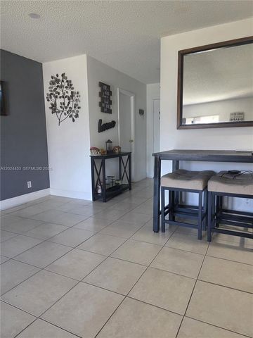 17901 NW 68th Ave T201, Hialeah, FL 33015