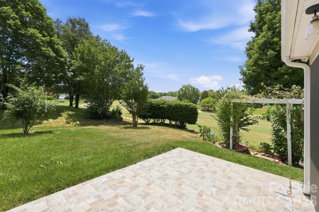 1854 Briarcrest Drive NW, Charlotte, NC 28269