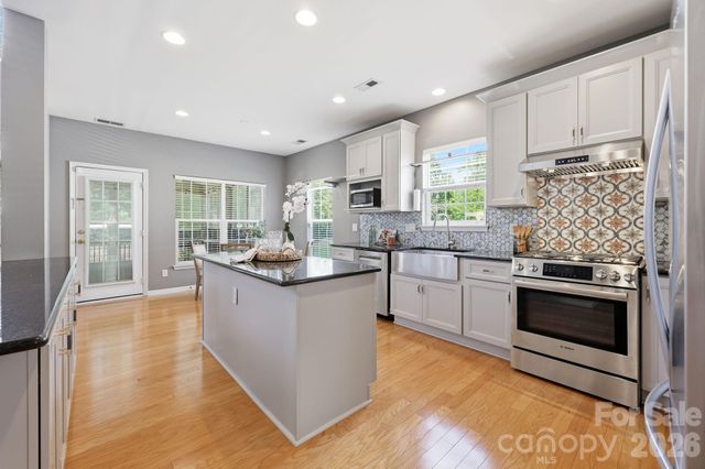 1854 Briarcrest Drive NW, Charlotte, NC 28269