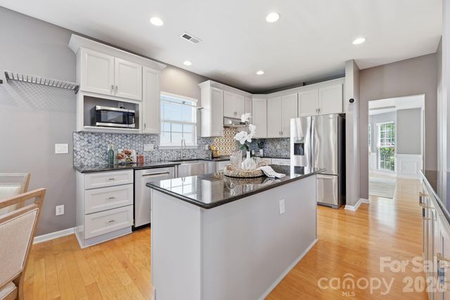 1854 Briarcrest Drive NW, Charlotte, NC 28269