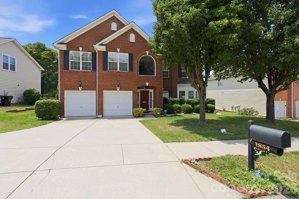 1854 Briarcrest Drive NW, Charlotte, NC 28269