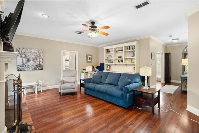 15 Rockwood, Hattiesburg, MS 39402