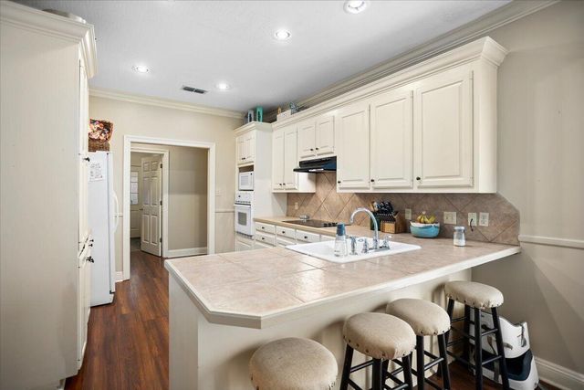 15 Rockwood, Hattiesburg, MS 39402