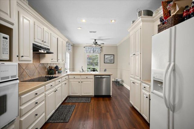 15 Rockwood, Hattiesburg, MS 39402