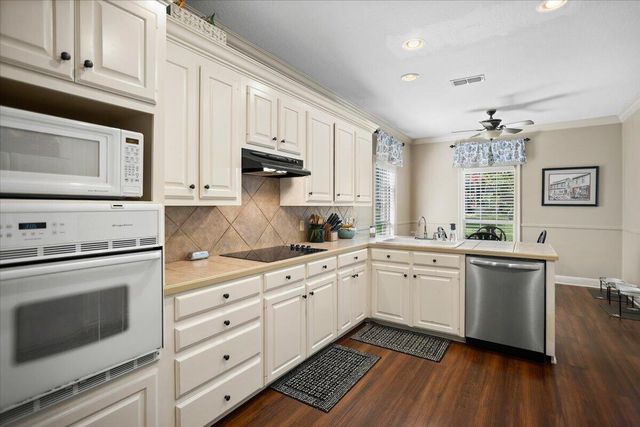15 Rockwood, Hattiesburg, MS 39402
