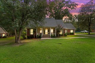 15 Rockwood, Hattiesburg, MS 39402