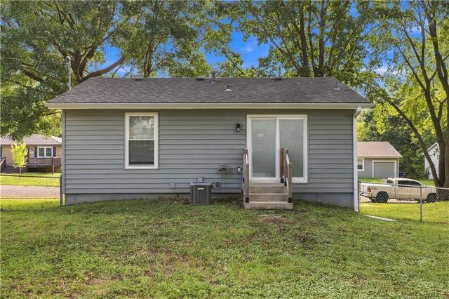 1622 N Emery Street, Independence, MO 64050