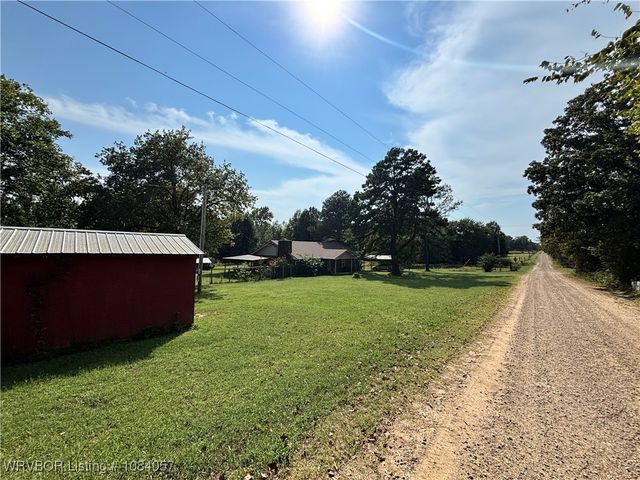 469958 E 1099 Road, Muldrow, OK 74948