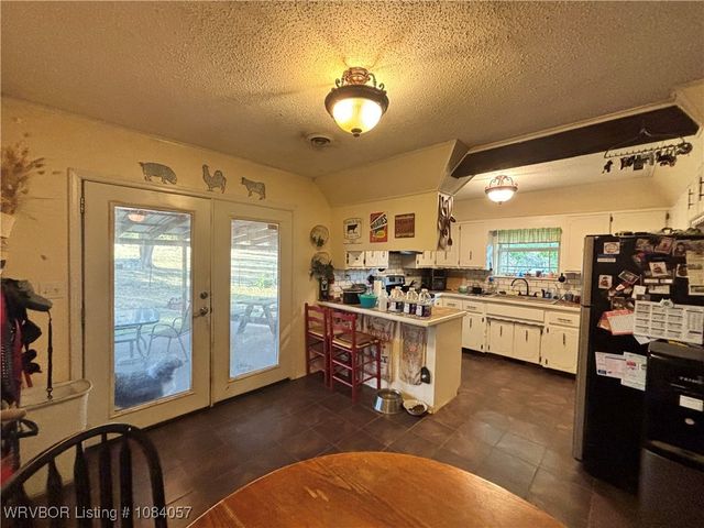 469958 E 1099 Road, Muldrow, OK 74948