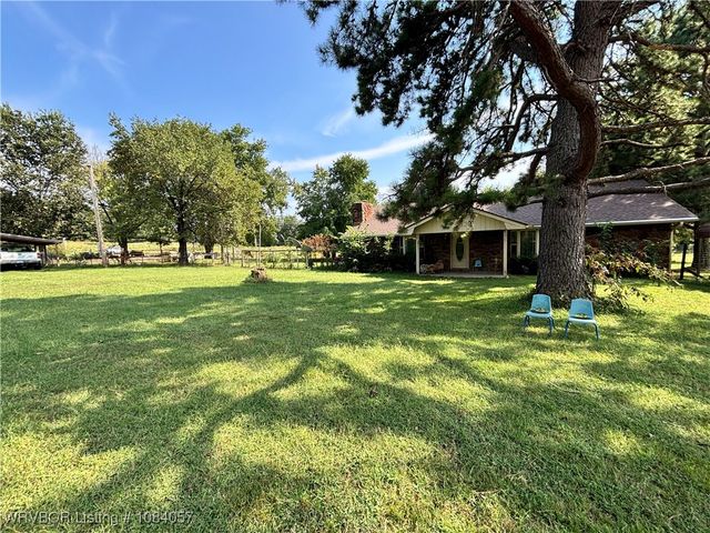 469958 E 1099 Road, Muldrow, OK 74948