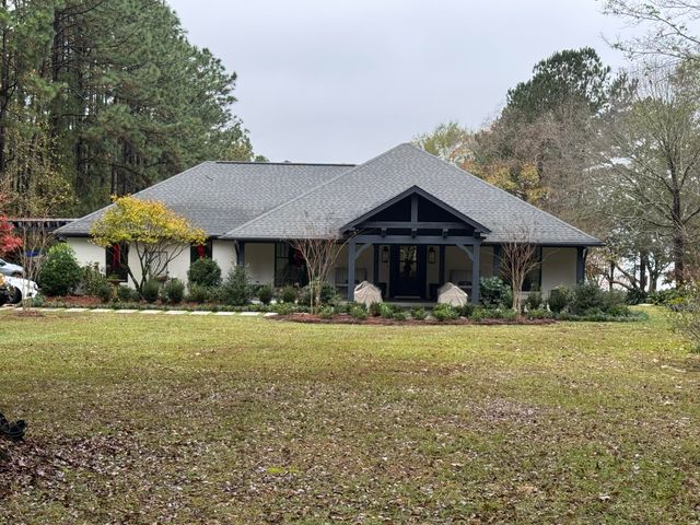 31 Lake Ridge Pt., Lumberton, MS 39455