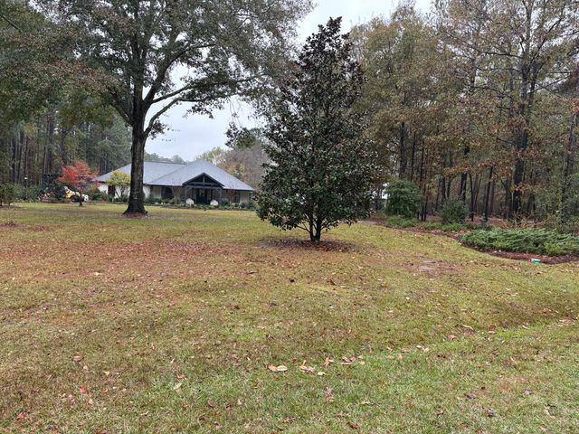 31 Lake Ridge Pt., Lumberton, MS 39455