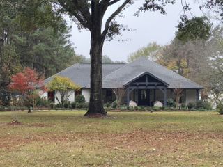 31 Lake Ridge Pt., Lumberton, MS 39455