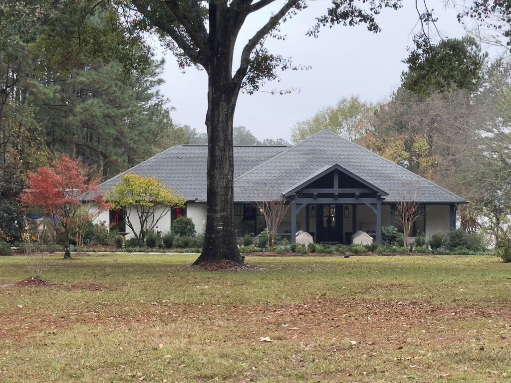 31 Lake Ridge Pt., Lumberton, MS 39455