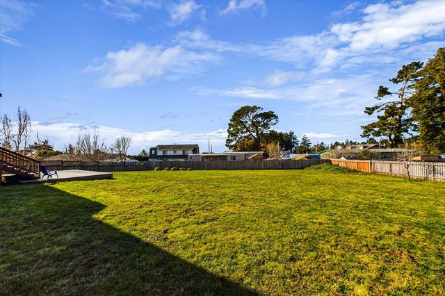 1665 Kristin Way, Mckinleyville, CA 95519