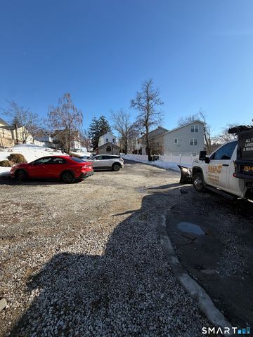 13 West Wooster Street, Danbury, CT 06810