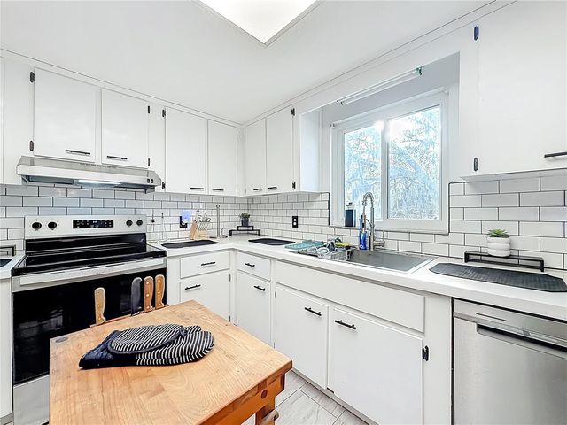 1975 N SCENIC WAY, Crystal River, FL 34429