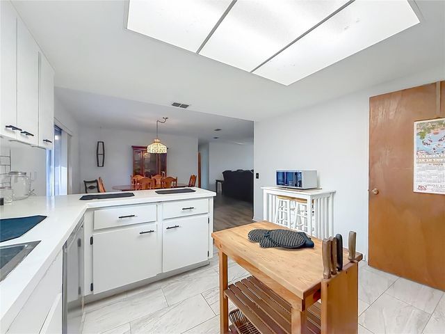 1975 N SCENIC WAY, Crystal River, FL 34429