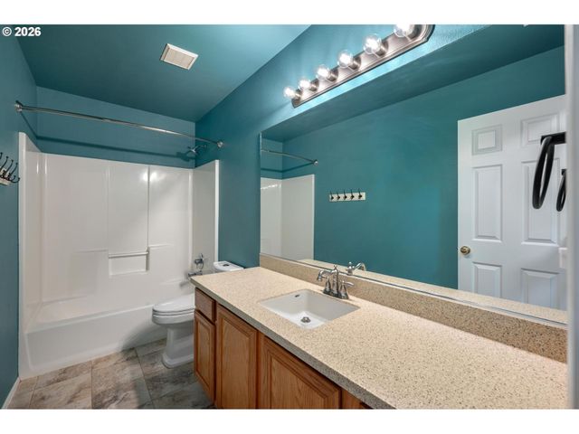 15486 Sw 144TH Ter, Portland, OR 97224