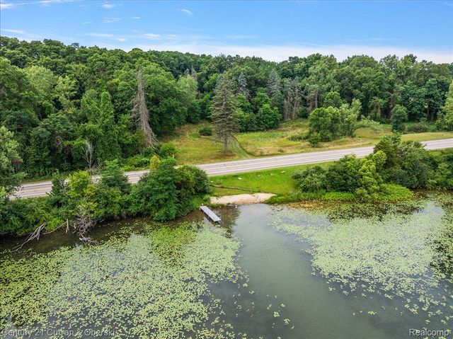 2770 Bogie Lake Road, White Lake Charter Township, MI 48386