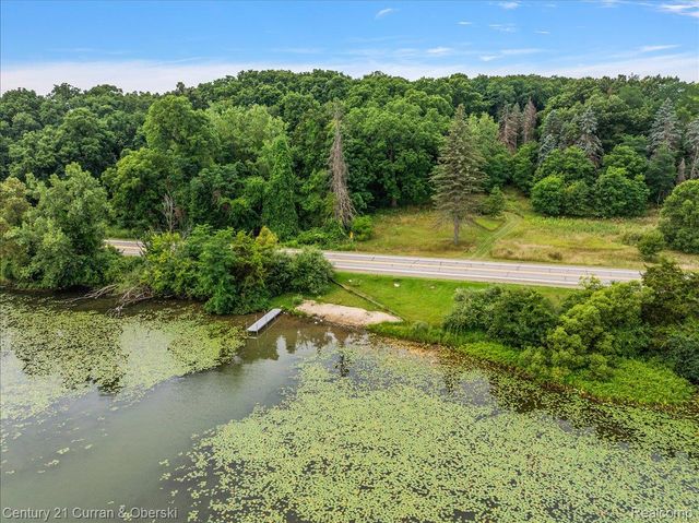 2770 Bogie Lake Road, White Lake Charter Township, MI 48386