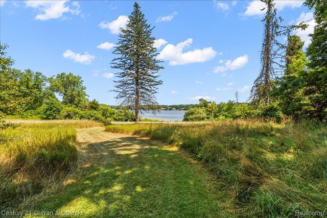 2770 Bogie Lake Road, White Lake Charter Township, MI 48386