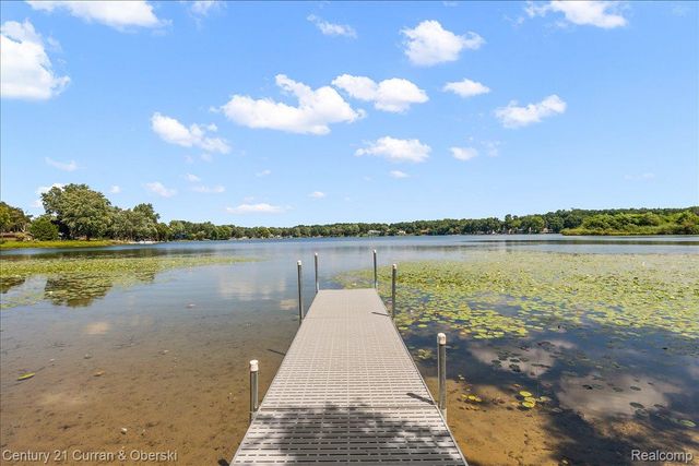 2770 Bogie Lake Road, White Lake Charter Township, MI 48386