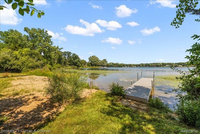 2770 Bogie Lake Road, White Lake Charter Township, MI 48386