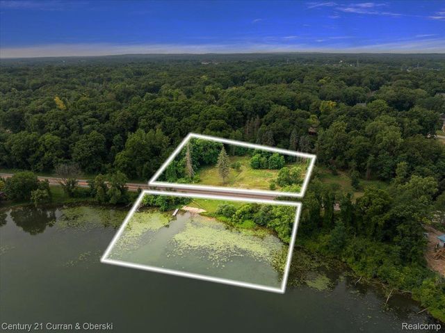 2770 Bogie Lake Road, White Lake Charter Township, MI 48386