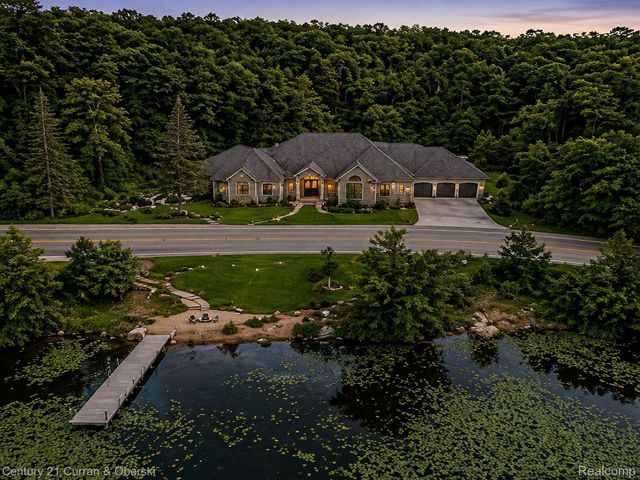 2770 Bogie Lake Road, White Lake Charter Township, MI 48386