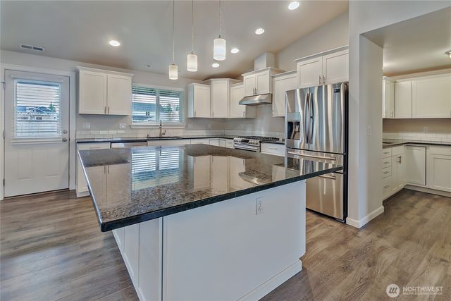 3735 37th Avenue Ct E, Tacoma, WA 98406