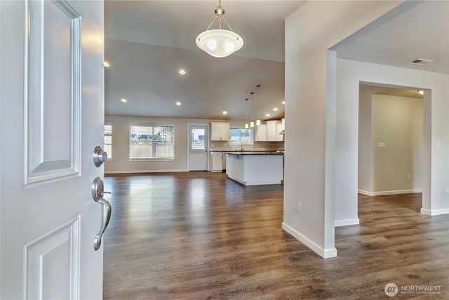 3735 37th Avenue Ct E, Tacoma, WA 98406