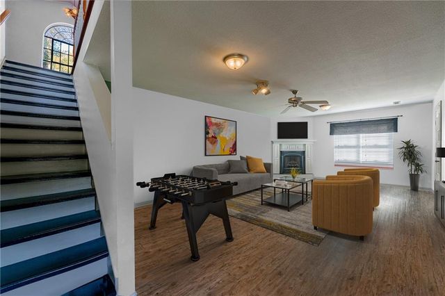 105 NW Erika Court, Bentonville, AR 72712