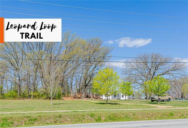 105 NW Erika Court, Bentonville, AR 72712