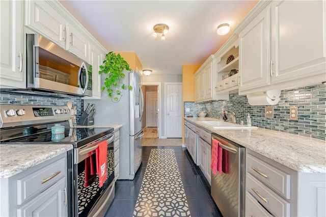 105 NW Erika Court, Bentonville, AR 72712