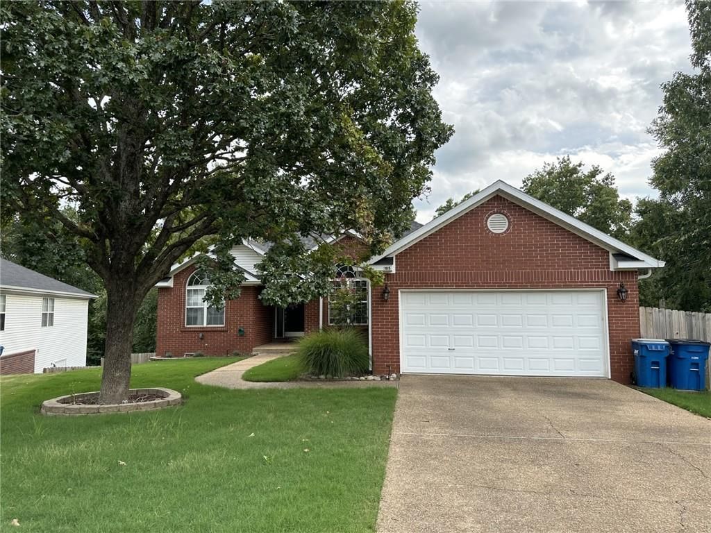 105 NW Erika Court, Bentonville, AR 72712