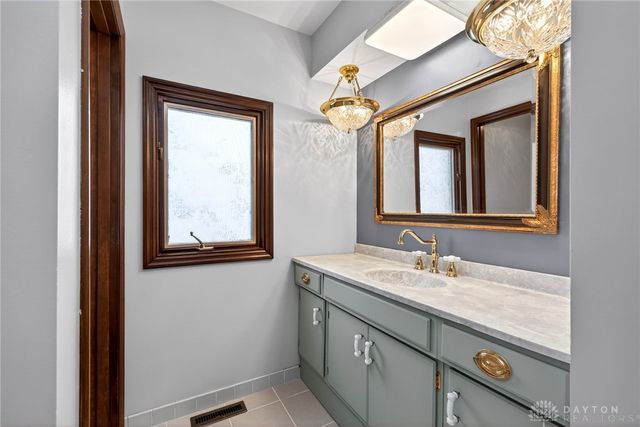 256 E Rahn Road, Dayton, OH 45429