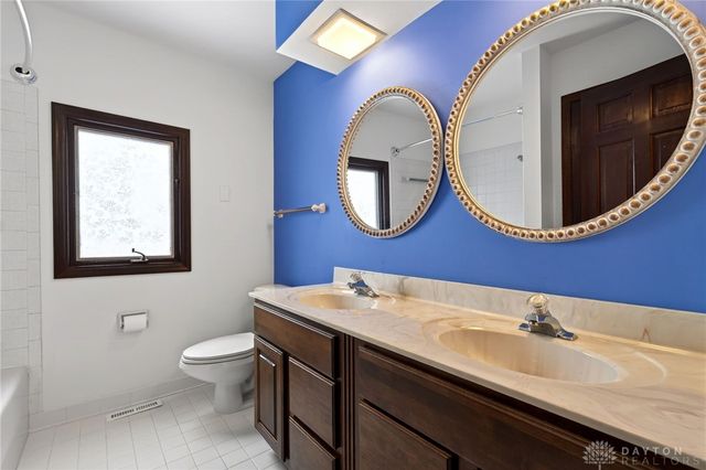 256 E Rahn Road, Dayton, OH 45429