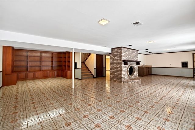 256 E Rahn Road, Dayton, OH 45429