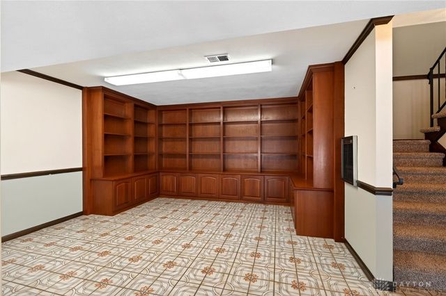 256 E Rahn Road, Dayton, OH 45429